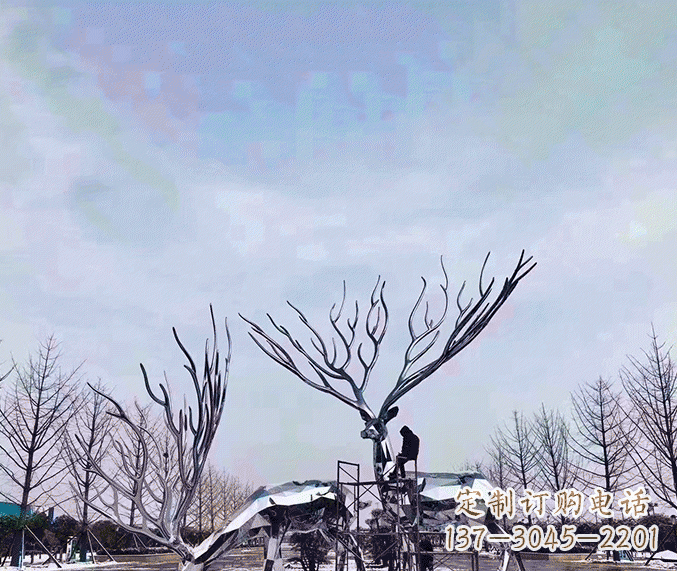 山东大型鹿群不锈钢雕塑