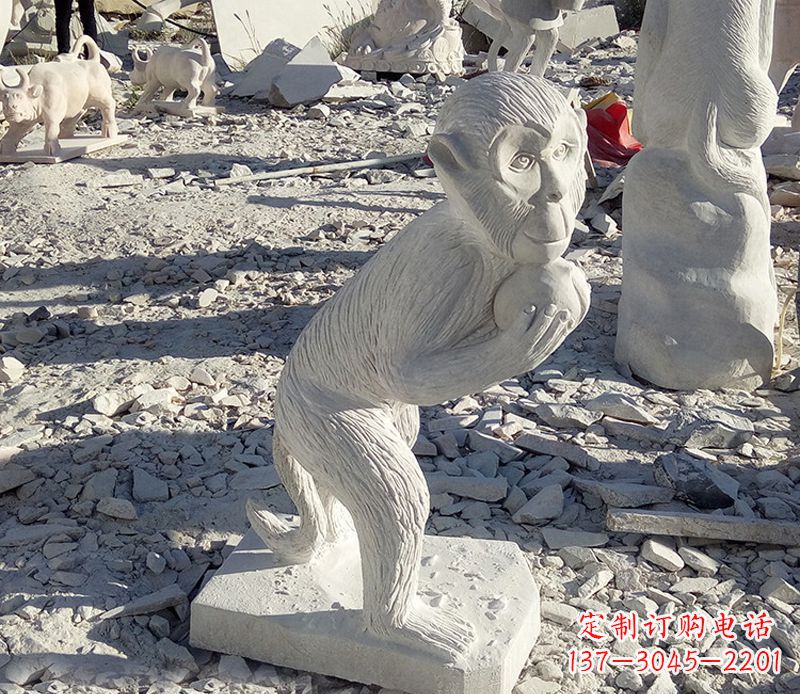 山东抱桃子的猴子石雕系列传承古老文化,让爱活跃起来