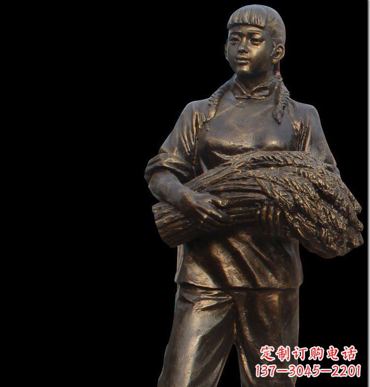 山东“农耕抒情”女子铜雕