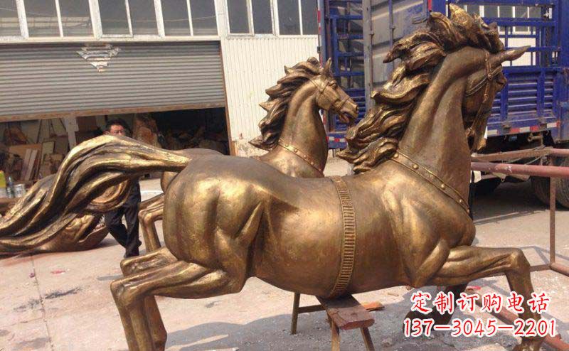 山东奔马广场铜雕
