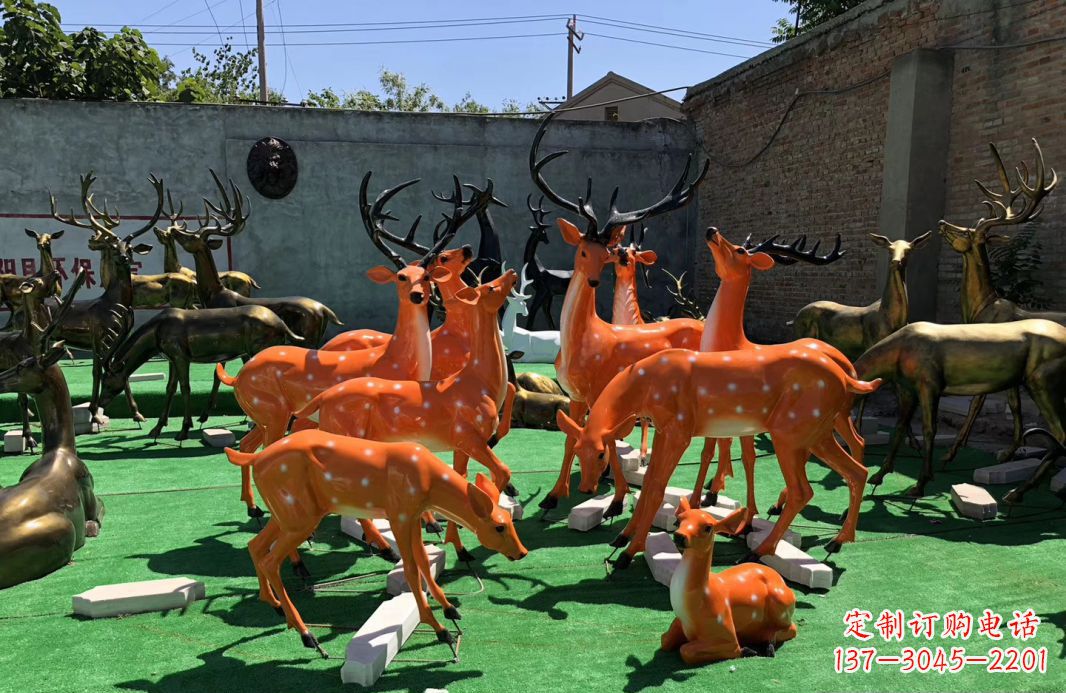 山东玻璃钢彩绘梅花鹿雕塑别墅庭院仿真动物摆件