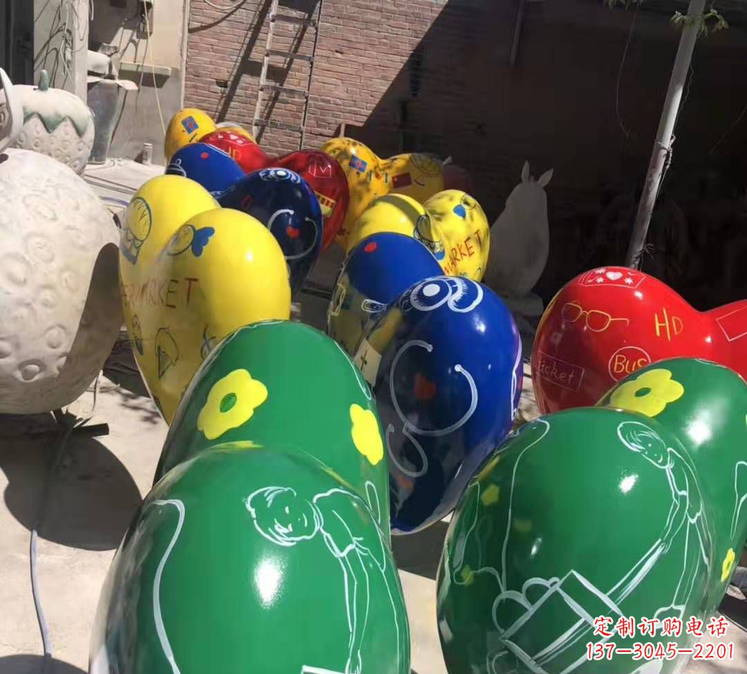 山东玻璃钢彩绘气球雕塑