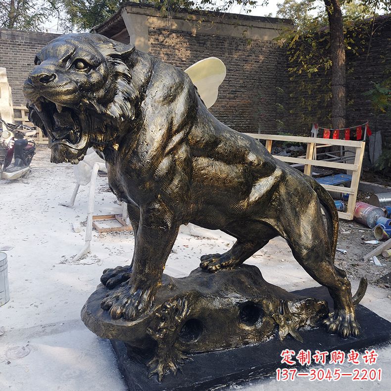 山东玻璃钢制老虎雕塑