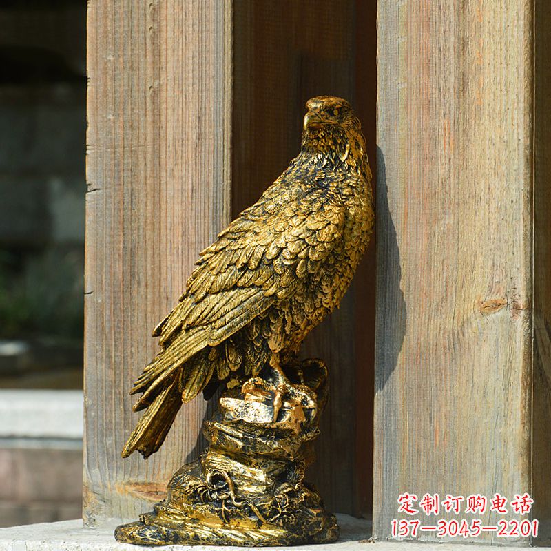 山东玻璃钢老鹰雕塑——传承自然之美