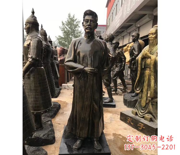 山东玻璃钢仿铜鲁迅雕塑——传承中国近代文化精神