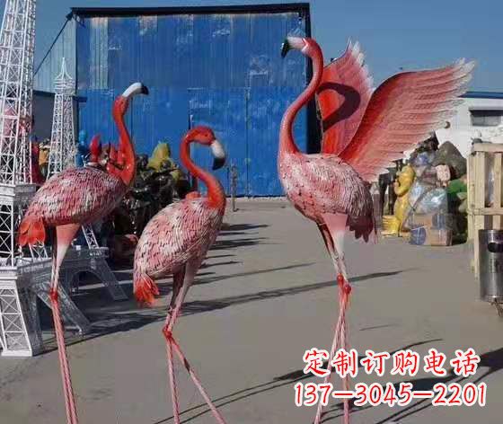 山东火烈鸟雕塑以玻璃钢创造精美的景观雕塑