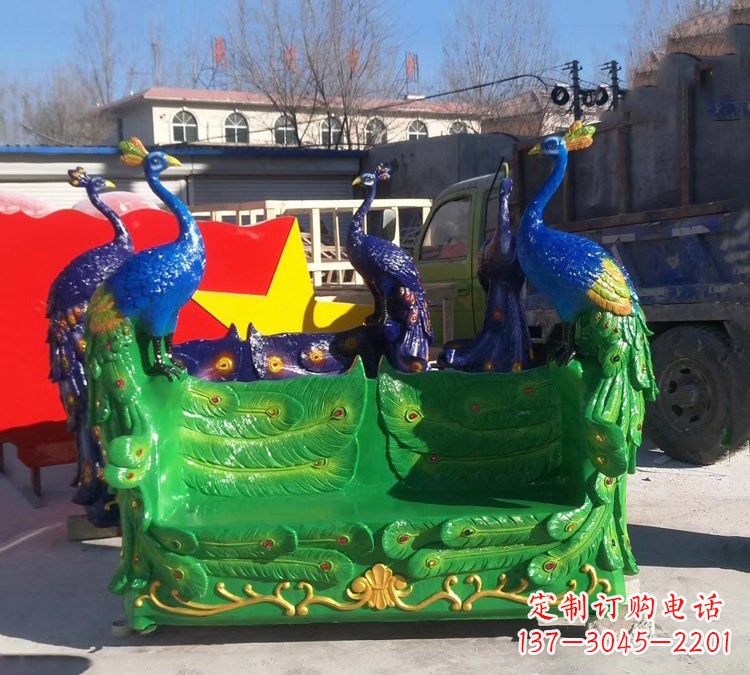 山东玻璃钢孔雀雕塑给您带来精美的艺术体验