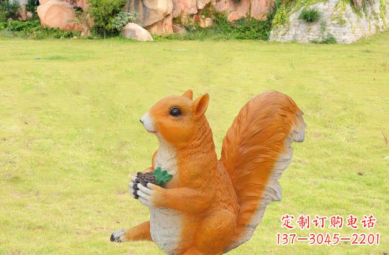 山东玻璃钢仿真松鼠