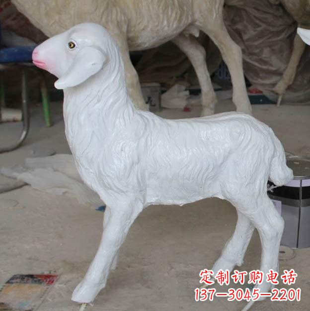 山东玻璃钢雕刻的羊雕塑——艺术的精美表达