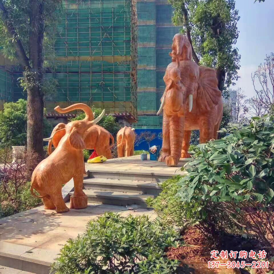 山东玻璃钢卡通大象雕塑——给小区园林带来活力
