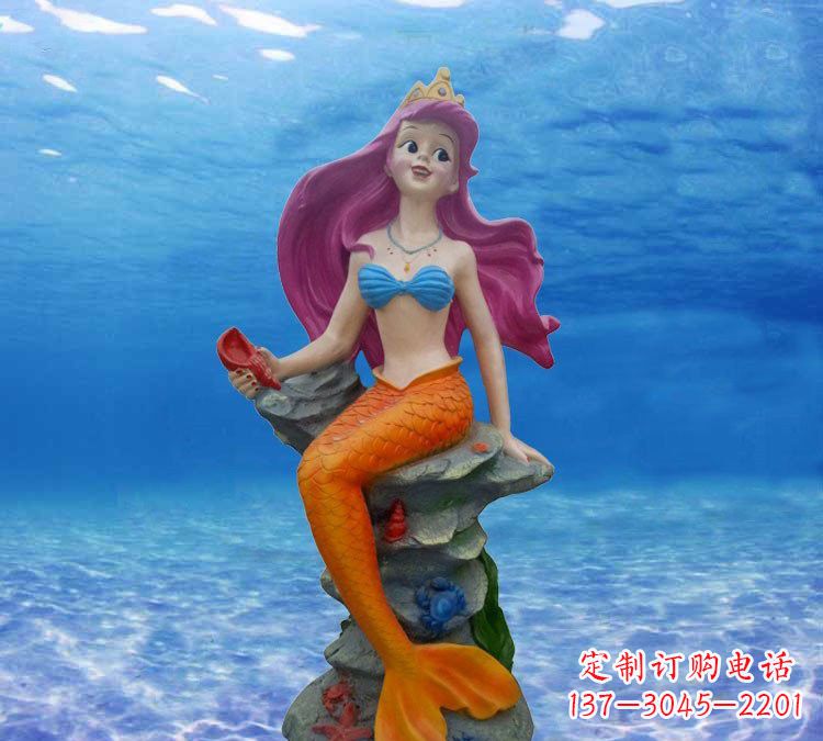 山东玻璃钢雕刻的美人鱼