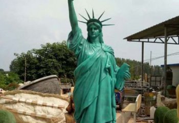山东玻璃钢仿青铜自由女神像的雕塑