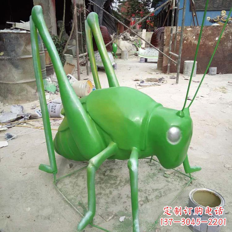 山东玻璃钢蝗虫雕塑精美的艺术造型