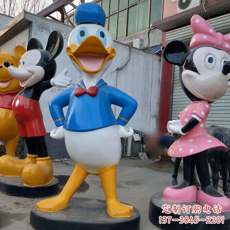 山东玻璃钢老鼠雕塑