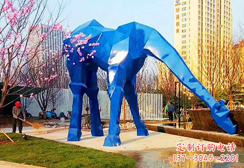 山东不锈钢彩色大型几何长颈鹿雕塑