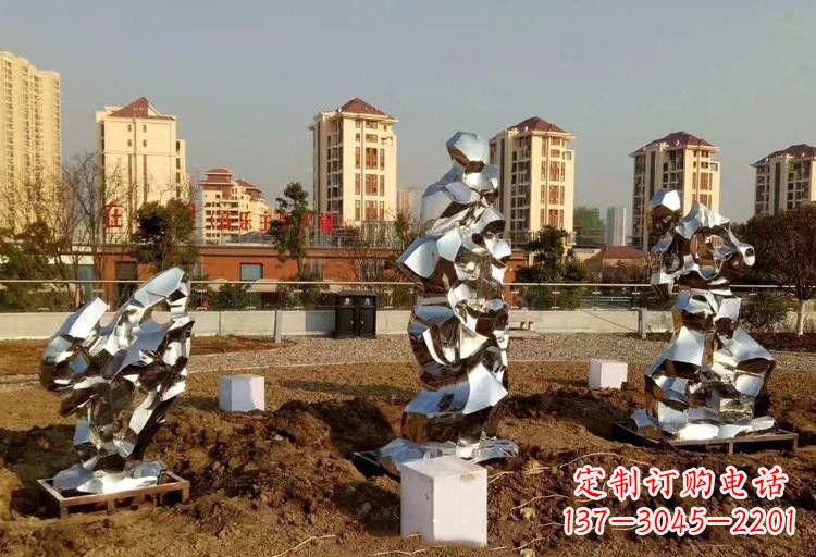 山东不锈钢抽象镜面太湖石雕塑