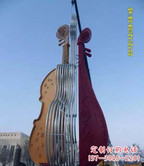 山东不锈钢琵琶雕塑演奏着灵魂之音