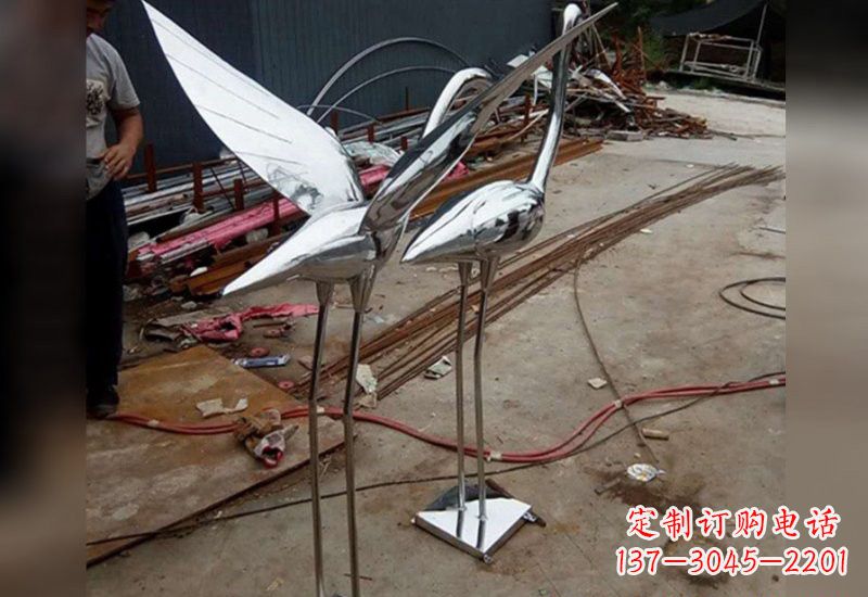 山东不锈钢抽象仙鹤雕塑2