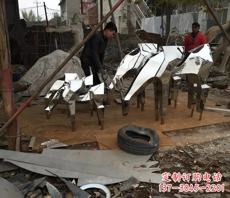 山东不锈钢抽象小马动物雕塑