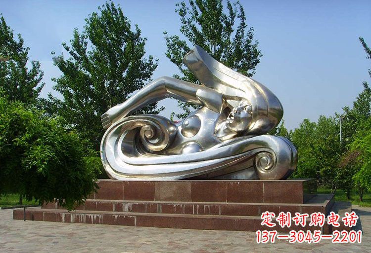 山东不锈钢抽象游泳女孩雕塑