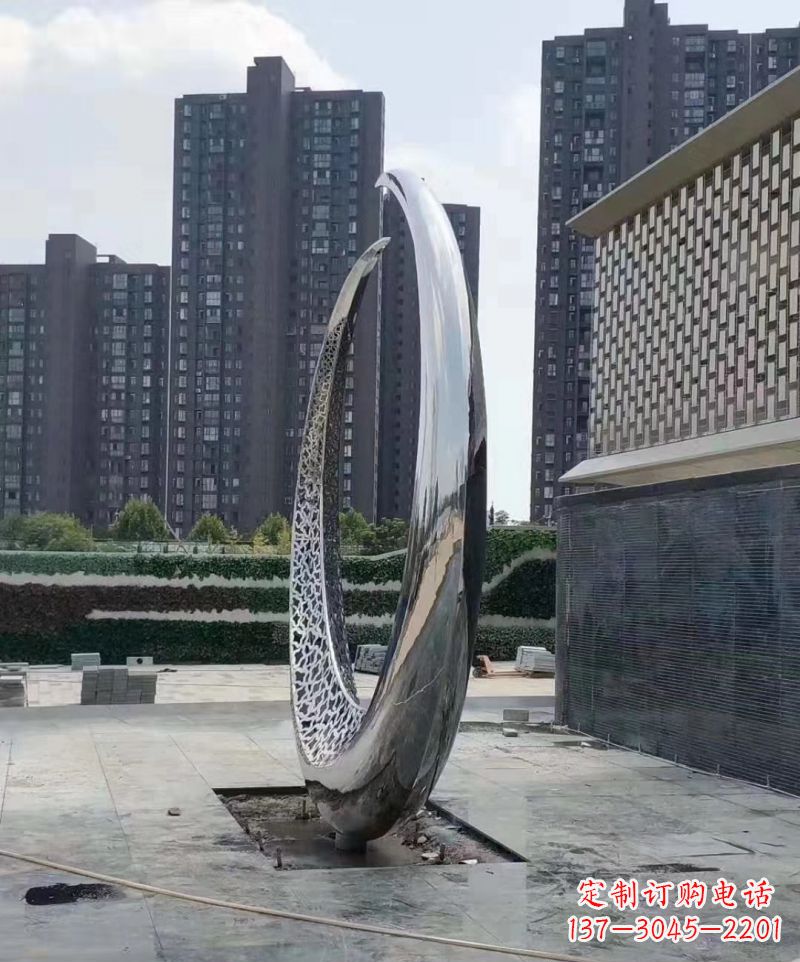 山东精美不锈钢月亮雕塑