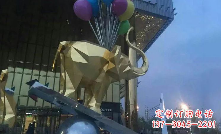 山东大象踩高跷——点缀城市景观