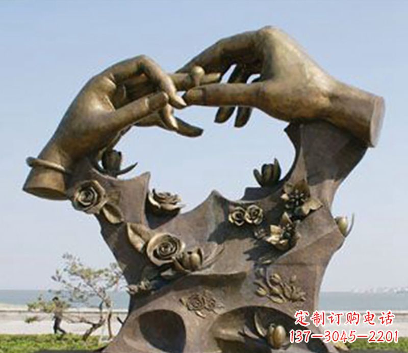 山东不锈钢戒指雕塑表达爱的艺术精品
