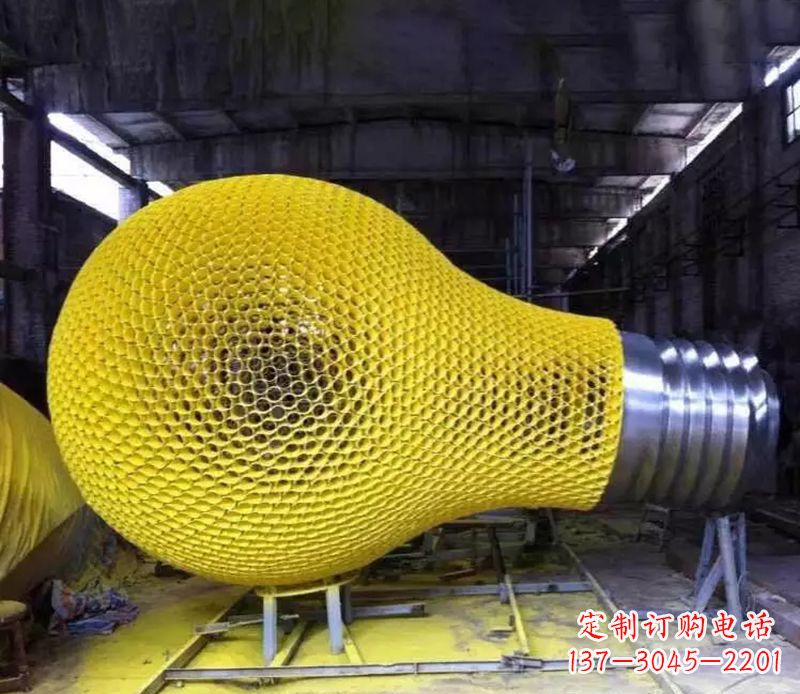 山东新题目不锈钢灯泡雕塑精致的艺术珍品