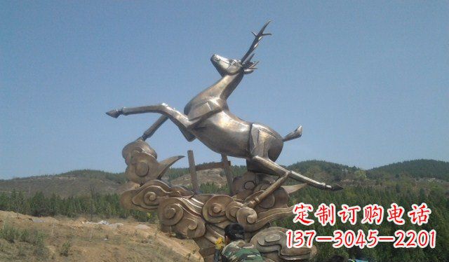山东不锈钢动物雕塑——飞奔的鹿