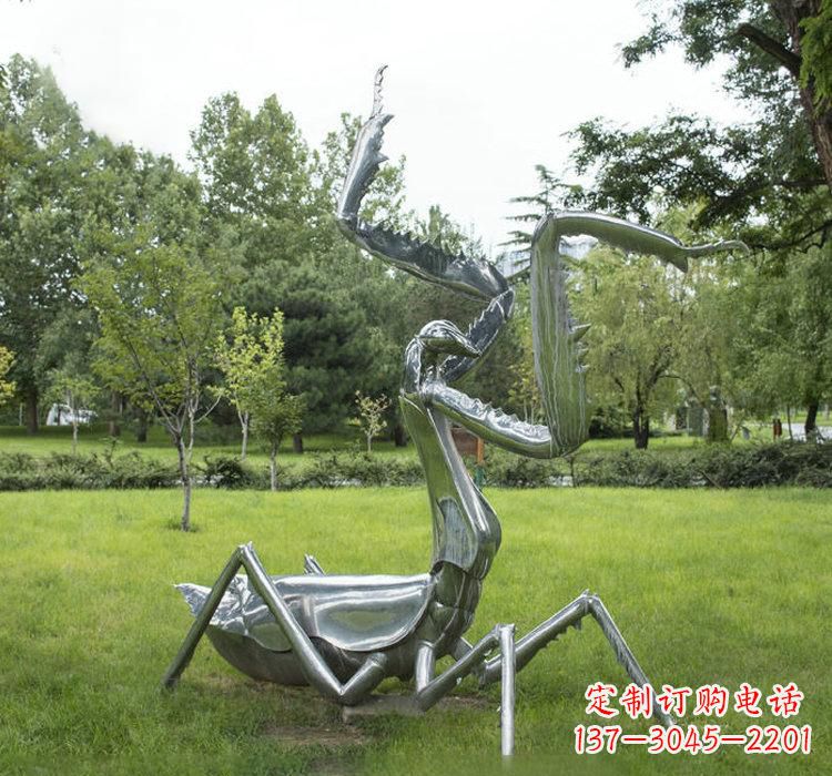 山东不锈钢螳螂雕塑精雕细琢的艺术瑰宝