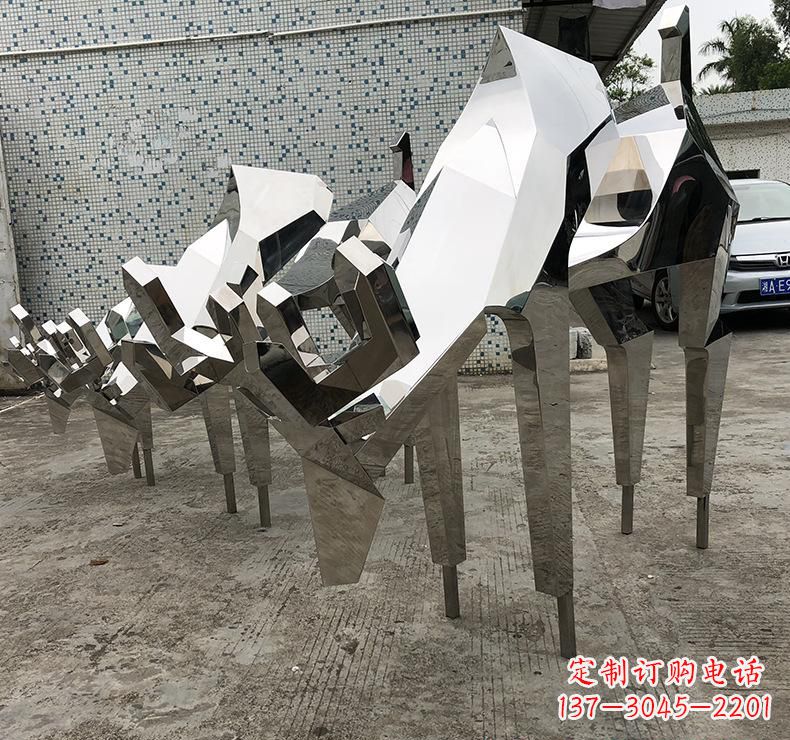 山东不锈钢小鹿雕塑把自然美景带入家中