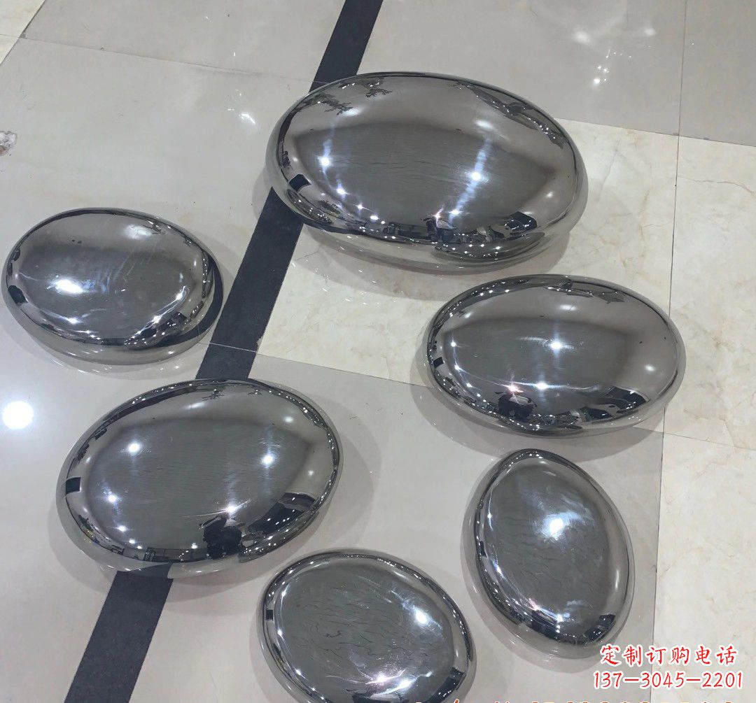 山东不锈钢鹅卵石景观雕塑