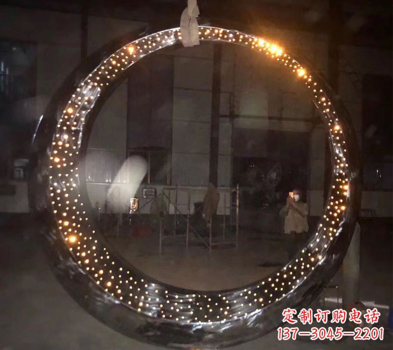 山东璀璨夜空,不锈钢发光月亮雕塑