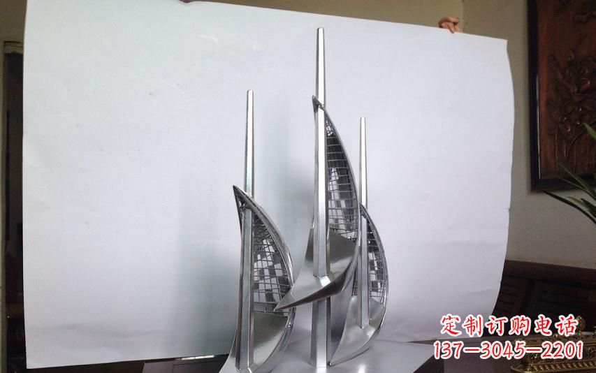 山东不锈钢帆船雕塑传承精神的象征