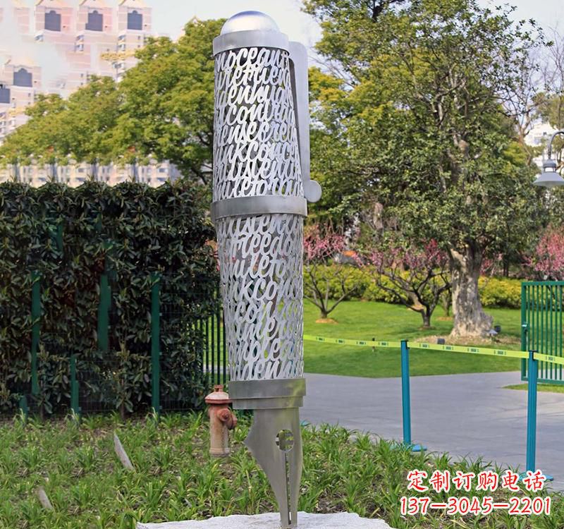 山东不锈钢钢笔雕塑2