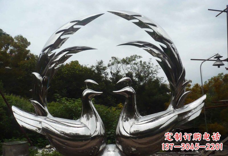 山东不锈钢孔雀雕塑精致美丽的艺术品