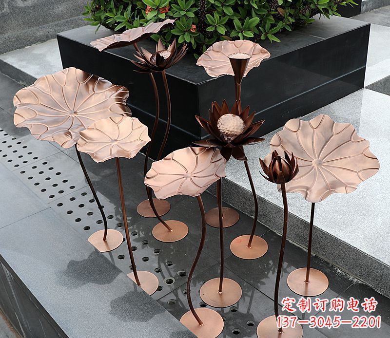 山东不锈钢古铜色荷花雕塑1