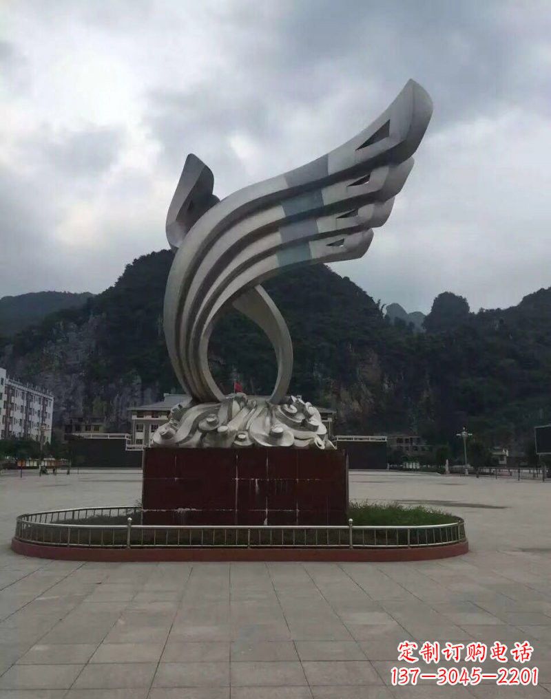 山东不锈钢广场抽象翅膀雕塑