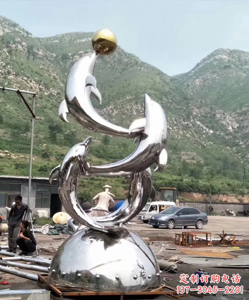 山东海豚雕塑不锈钢的精美艺术