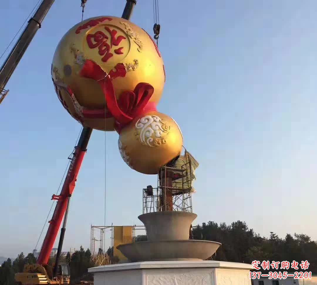 山东不锈钢葫芦景观雕塑精美绝伦