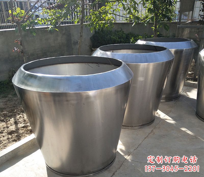 山东不锈钢花盆雕塑给你的家园增添一份独特的美