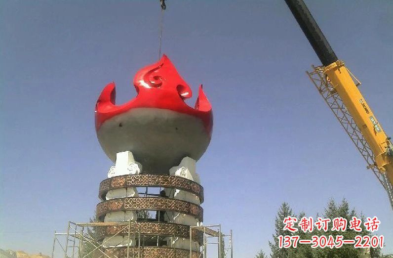 山东不锈钢火炬雕塑象征着永恒的精神