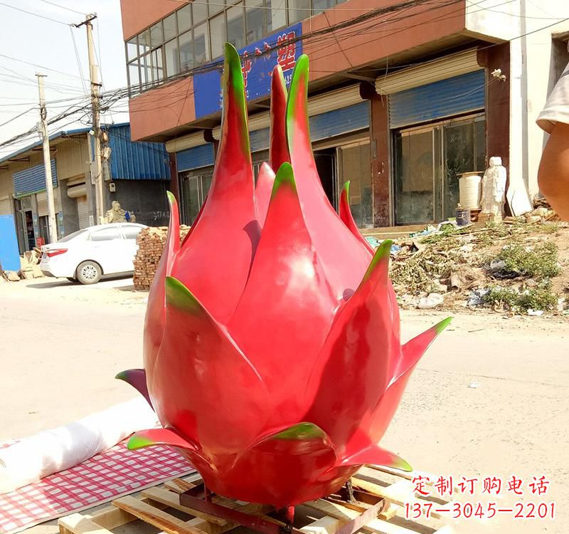 山东精美不锈钢火龙果雕塑