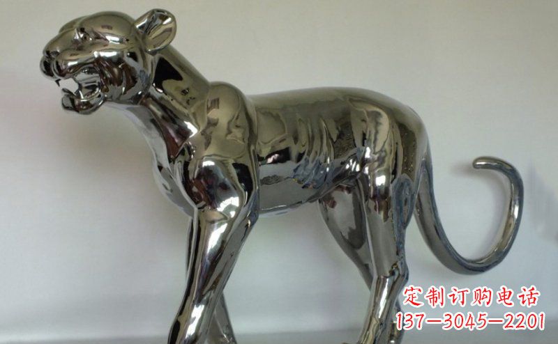 山东不锈钢金钱豹雕塑给人以高贵气质的艺术瑰宝