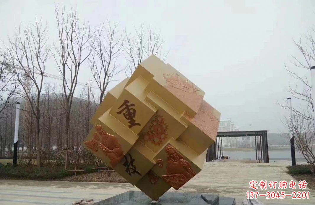山东不锈钢魔方雕塑给景观增添丰富多彩