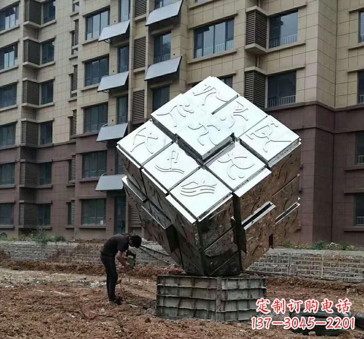 山东不锈钢景观魔方雕塑——现代科技的精妙结合