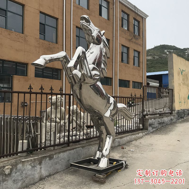 山东不锈钢镜面奔马雕塑
