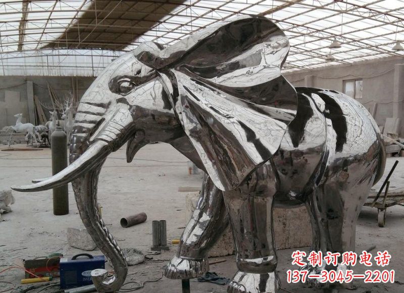 山东不锈钢镜面大象雕塑——独特的艺术精品