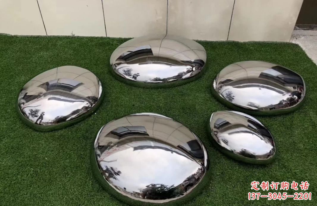 山东不锈钢镜面鹅卵石雕塑12