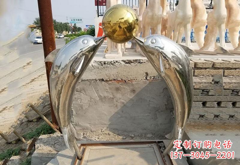 山东不锈钢镜面海豚顶球雕塑